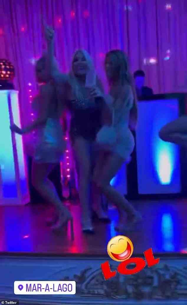 Das Video von derselben Veranstaltung zeigte eine Gruppe von Frauen, die vorne im Raum zu Rapper Cardi Bs Hit Up tanzten
