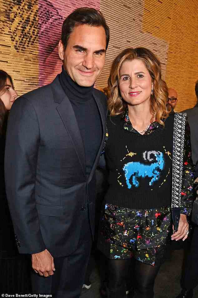 Roger Federer, der Anfang dieses Monats mit seiner Frau Mirka bei einer Modeveranstaltung in Paris abgebildet war, hat nach seiner Pensionierung einen beeindruckenden Schritt gemacht
