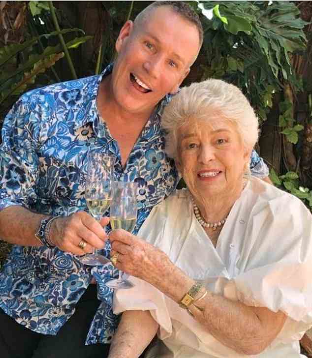 Der geliebte TV-Star Diana „Bubbles“ Fisher ist im Alter von 91 Jahren nach einem zweijährigen Kampf gegen das Non-Hodgkin-Lymphom gestorben