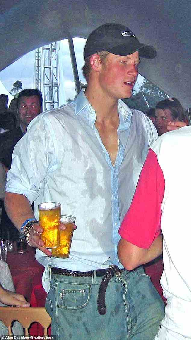 Prinz Harry, abgebildet im Chinawhite Club im Zentrum von London, wurde oft in seinen Teenager- und Zwanzigerjahren an ausgelassenen Abenden abgebildet