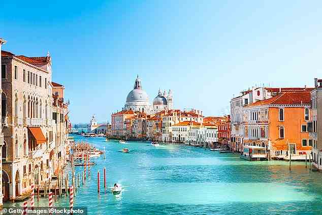 Schwimmende Stadt: Während der siebentägigen Flusskreuzfahrt von The Mail on Sunday entdecken Sie Venedigs majestätische Kanäle und Wasserstraßen