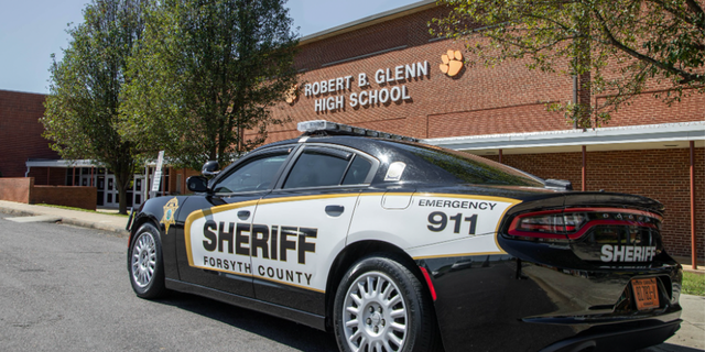 Fahrzeug des Büros des Sheriffs von Forsyth County. 