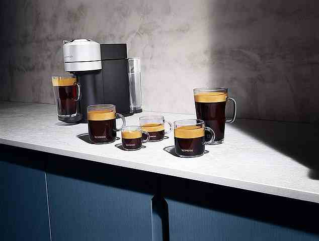 Die Nespresso Vertuo next Maschine ist in vier Farben erhältlich: Weiß, Chrom, Grau und Mattschwarz, sodass Sie eine auswählen können, die zum Dekor Ihrer Küche passt
