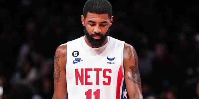 Brooklyn Nets bewacht Kyrie Irving im Barclays Center am 29. Oktober 2022 in Brooklyn, NY