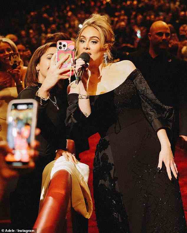 Selfie: Adele ging zu ihrem Instagram, um ihre eigenen Schnappschüsse von der großen Nacht zu teilen