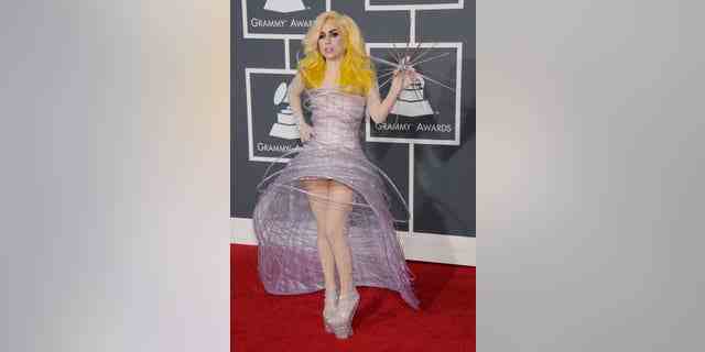 Lady Gaga kam bei den 52. jährlichen Grammy Awards an.