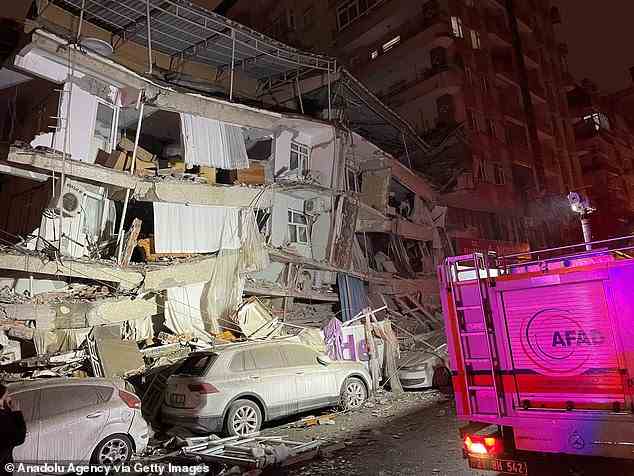 Gebäude sind während der Beben eingestürzt