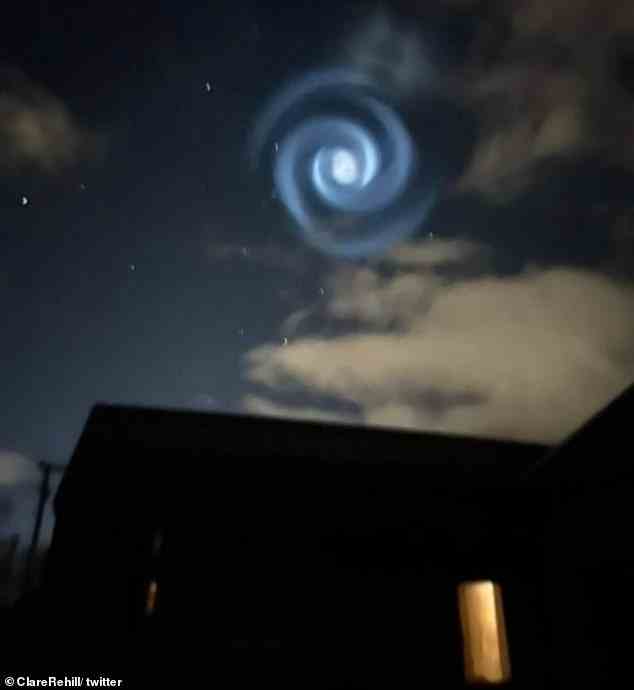 Im Juni letzten Jahres verblüffte eine mysteriöse blaue Spirale, die über Neuseelands Himmel wanderte, Zuschauer, die dachten, sie habe außerirdischen Ursprung