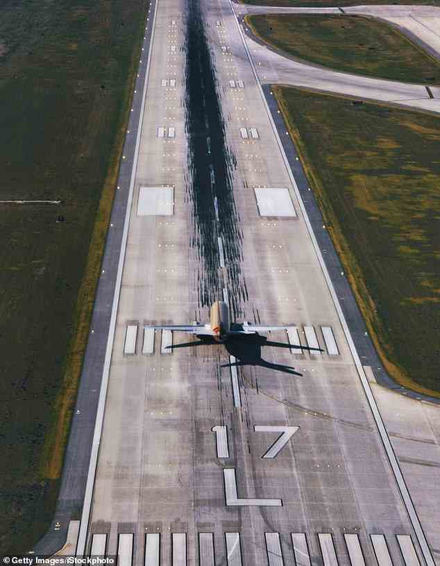Das FedEx-Frachtflugzeug landete am Flughafen Austin Bergstrom, als es gezwungen war, vorzufahren (Archivbild)