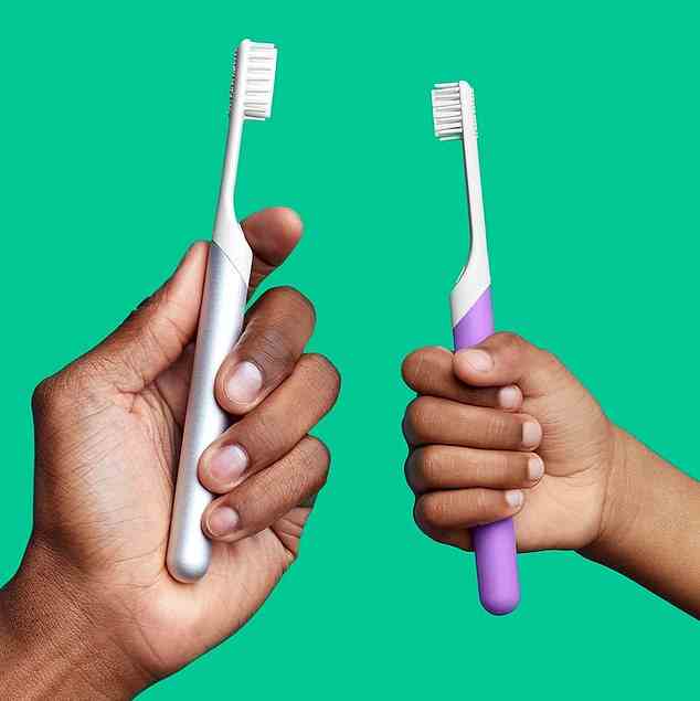 Die elektrische Zahnbürste von Quip punktet mit ihrer sanften Reinigung von Zähnen und Zahnfleisch, wodurch sie auch für empfindliche Zähne geeignet ist.