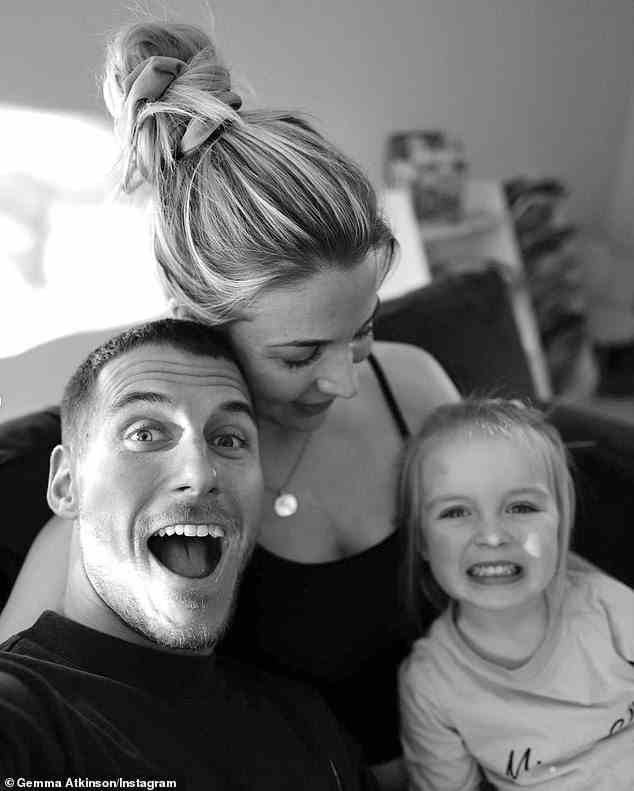 Süß: Gemma und der Strictly Come Dancing-Profi, 32, gingen letzten Monat auf Instagram, um bekannt zu geben, dass sie einen kleinen Jungen erwarten, der später in diesem Jahr erwartet wird