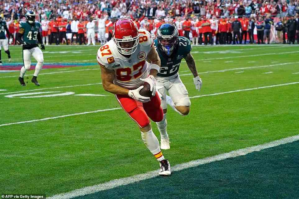 Chiefs' Travis Kelce leveled the score with an impressive catch from a Mahomes pass as the Super Bowl started in style