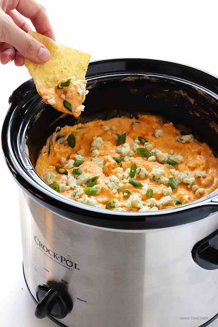 STYLECASTER | 17 Superbowl Snacks You Can Make In a Slow-Cooker | Buffalo Chicken Dip