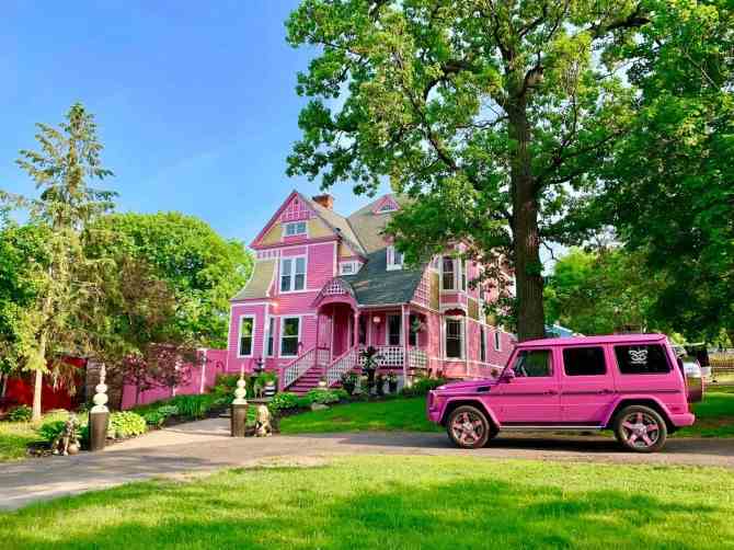 PinkCastle Babe'cation in Hudson, Wisconsin Airbnb
