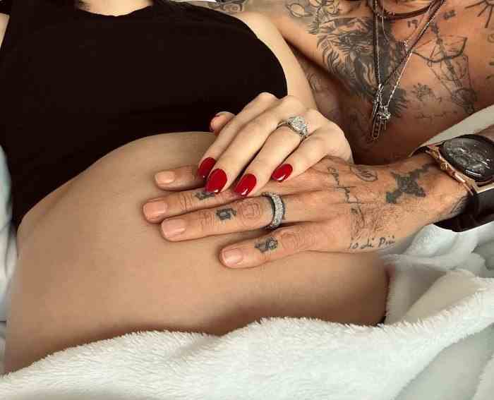 Marc Anthonys Ehefrau Nadia Ferreira gibt ihre Schwangerschaft zwei Wochen nach der Hochzeit bekannt - 864