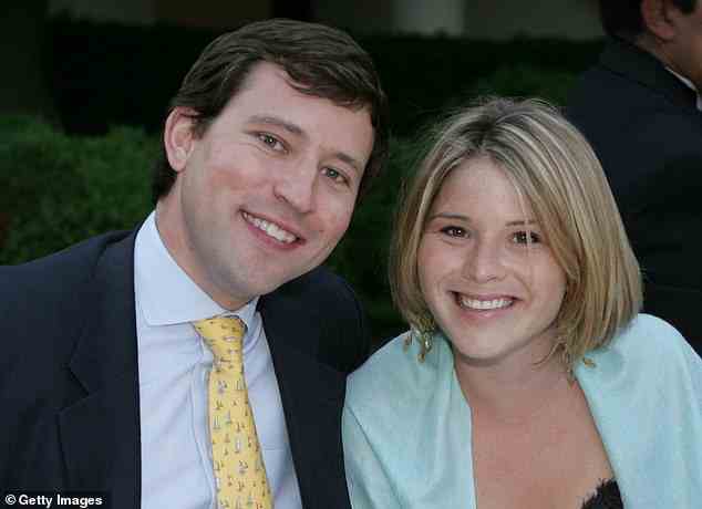 Bush Hager (im Bild mit Henry im Jahr 2006) verlobte sich schließlich 2007, aber sie gab zu, dass ihre Zwillingsschwester Barbara Bush nie gedacht hätte, dass er es tun würde