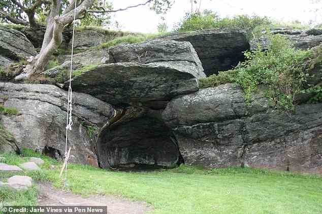 Vistegutten – norwegisch für „der Junge aus Viste“ – wurde 1907 allein in einer steinzeitlichen Höhle in der Gemeinde Randaberg in Westnorwegen gefunden