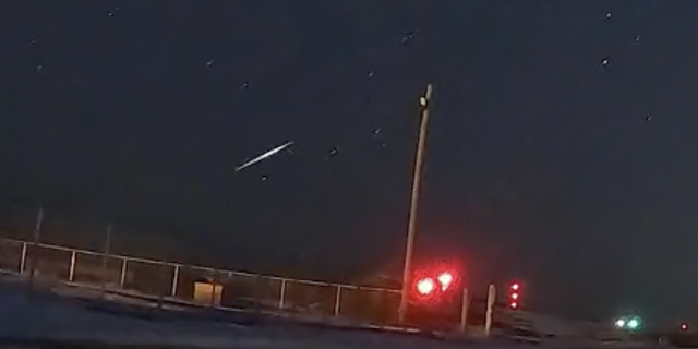 Mehrere Meteore wurden von einer Kamera im Goodland-Büro des Nationalen Wetterdienstes eingefangen. 