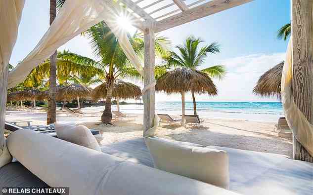 Abgeschieden: Abgebildet ist der exklusive Strand des Eden Roc mit 34 Suiten im Cap Cana Resort