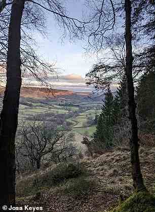 Die gewaltige Aussicht auf das Tal von Nant Caethon