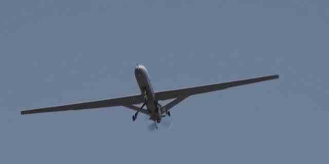 Der Iran zeigte am Freitag, den 24. Februar 2023 ein Video einer Shahed-Drohne im Flug.