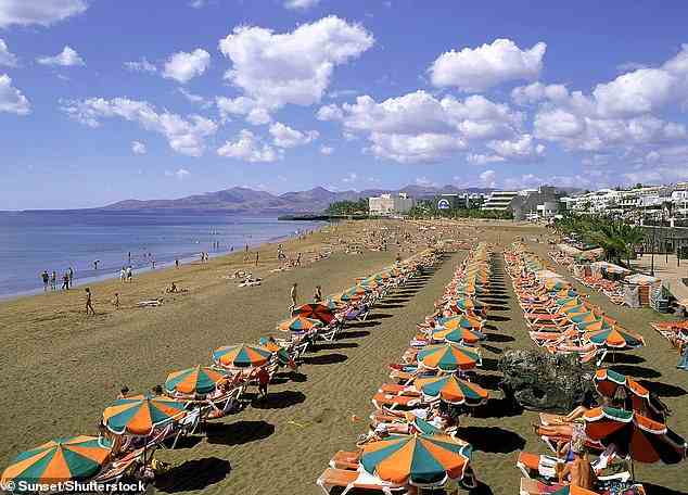 Lanzarote (im Bild) verzeichnete letztes Jahr über 2,5 Millionen Besucher – mehr als die Hälfte davon waren Briten