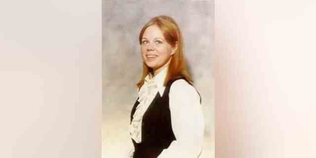 Marlene Warren, die im Eingangsbereich ihres Hauses in Wellington, Florida, in der berüchtigten Stadt erschossen wurde "Killer-Clown" Fall von 1990.