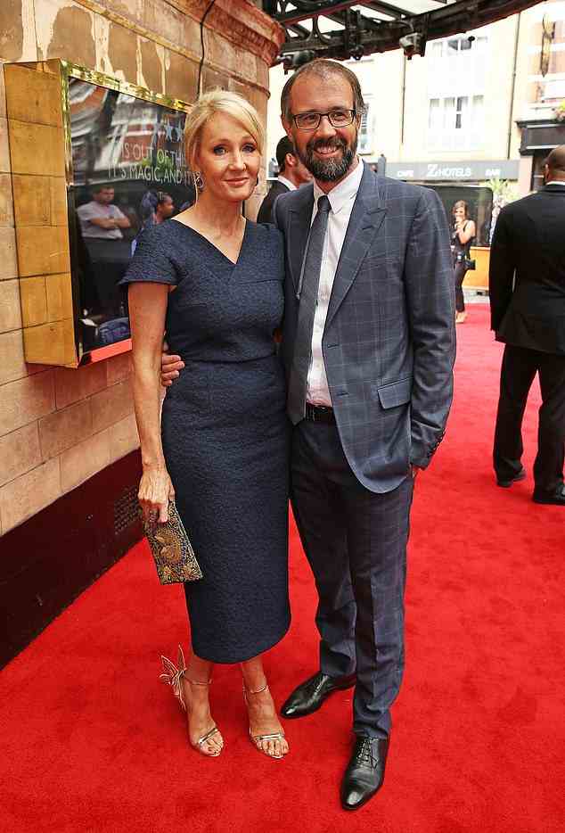 JK Rowling hat Liebe und Glück mit ihrem zweiten Ehemann Dr. Neil Murray gefunden (zusammen abgebildet)