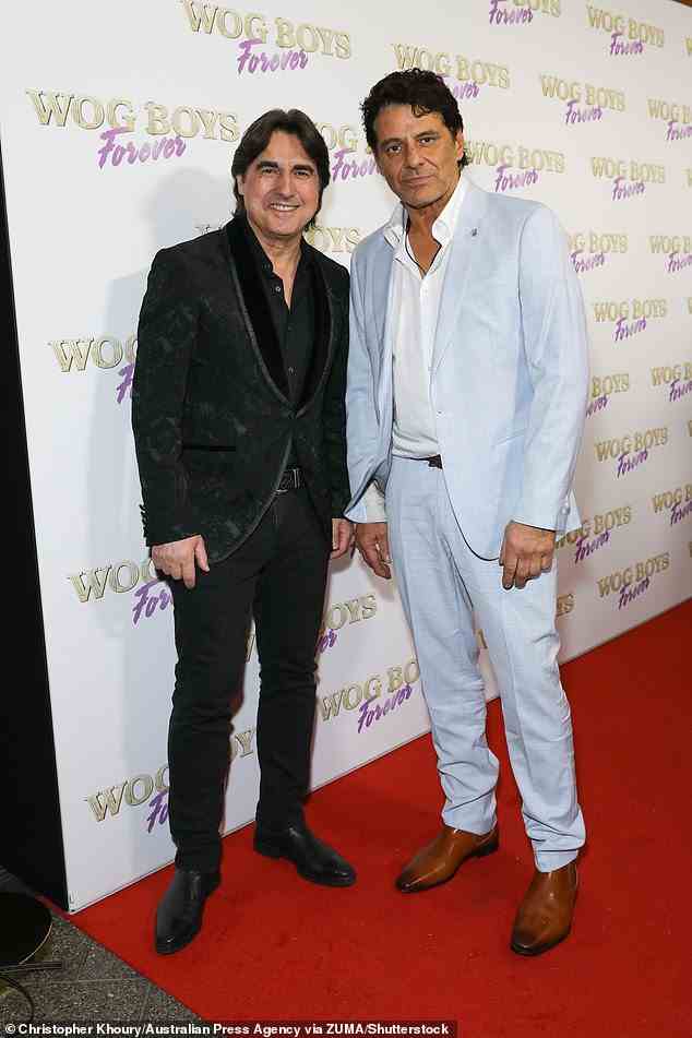 Colosimo (rechts) und Nick Giannopoulos (links) sind bei der Premiere von Wog Boys Forever in Sydney im September letzten Jahres zu sehen