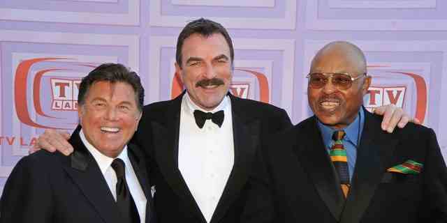 Von links nach rechts Larry Manetti, Tom Selleck und Roger E. Mosley von "MagnumPI" nehmen Sie an den 7. jährlichen TV Land Awards teil, die am 19. April 2009 im Gibson Amphitheatre abgehalten werden.