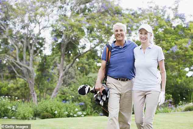 Laut einer Studie ist Golfspielen bei der Verbesserung der Herzgesundheit auf Augenhöhe mit Nordic Walking