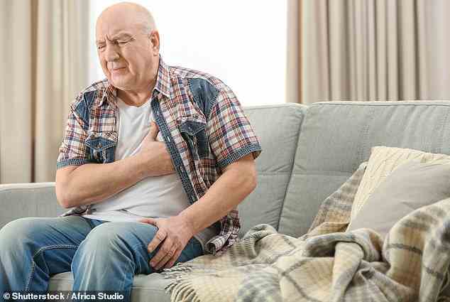 Lange Covid-Patienten haben doppelt so häufig lebensbedrohliche Herzprobleme, wie eine große Studie herausgefunden hat (Stockfoto)