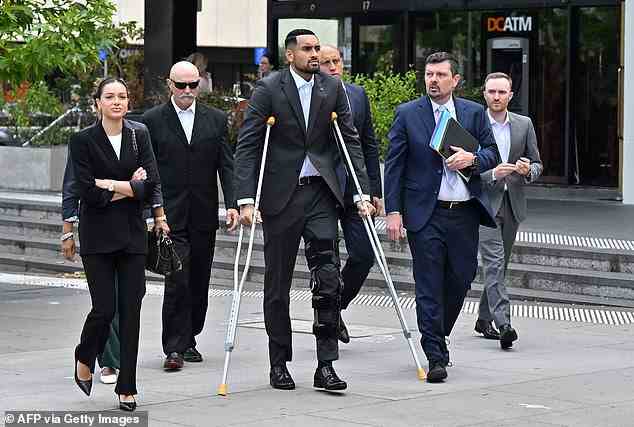 Kyrgios kommt am ACT Magistrates Court an.  Ihm droht eine Anklage wegen gemeinsamer Körperverletzung gegen seine Ex-Freundin Chiara Passari