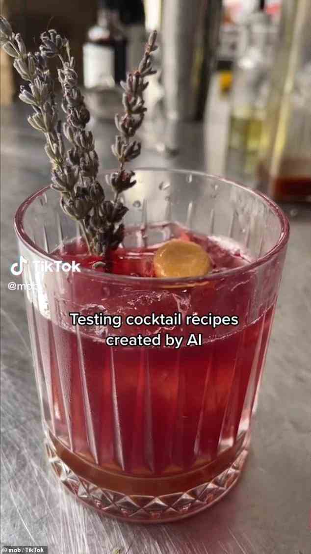Der TikTok-Account Mob hat zwei Videos geteilt, die von KI generierte Cocktails zeigen.  Der Benutzer bat die KI, Zutaten und Anweisungen zur Herstellung eines Getränks namens Omas Rache bereitzustellen