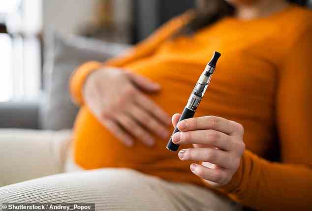 Regelmäßiges Dampfen kann bei schwangeren Frauen eine Katastrophe bedeuten, da es unzählige Risiken von Lungennarben und anderen Lungenverletzungen bis hin zu Asthma und Herz-Kreislauf-Schäden birgt