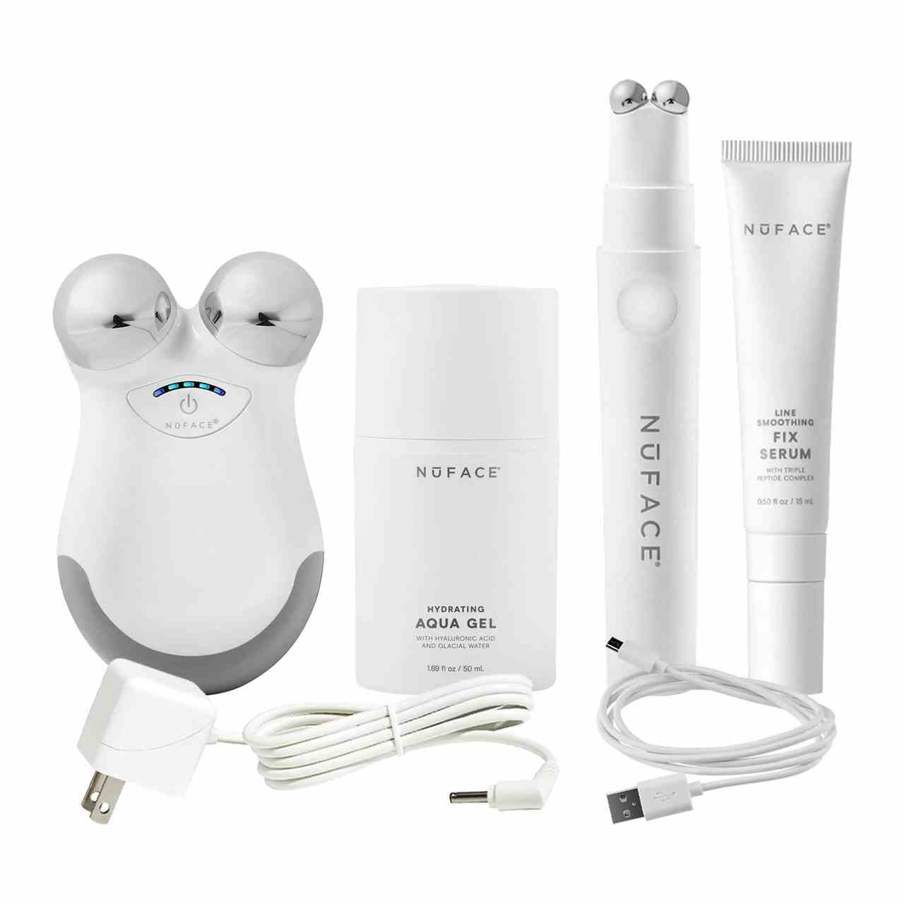 NuFace Mini und Fix Starter Kits schleppen weiße Mikrostromgeräte und zwei weiße Hautpflegeprodukte auf weißem Hintergrund 