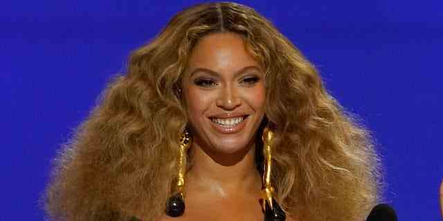 Letztes Jahr forderte Diviney Beyoncé (hier gezeigt) und Lizzo auf Twitter auf, sie zu benutzen "spaz," ein abwertender Begriff für spastische Diplegie in ihren Liedern. 