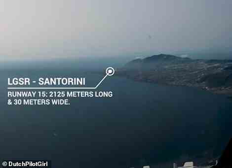 Ein Standbild aus Michelles Cockpit-View-Video einer Landung auf dem atemberaubenden Santorini