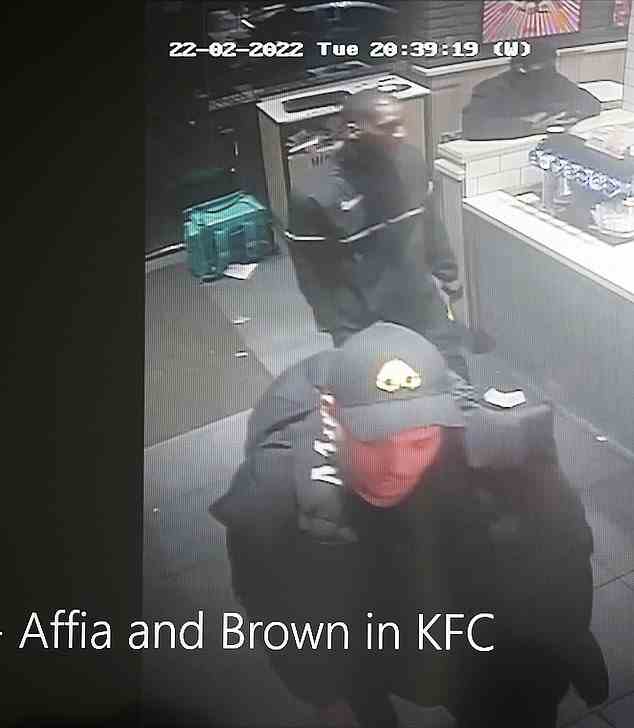 CCTV von Affia und Brown in einem KFC am 22. Februar wurde veröffentlicht