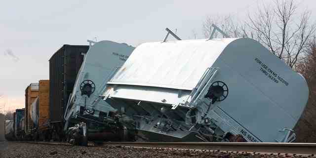 Ein Güterzugwagen aus Norfolk Southern entgleiste am 4. März 2023 in Springfield, Ohio. 