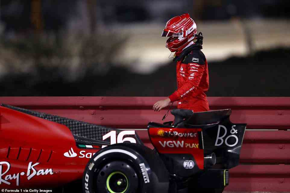 Aber es war mehr Elend für Charles Leclerc von Ferrari, nachdem sein Auto Motorprobleme hatte und auf der Strecke stehen blieb