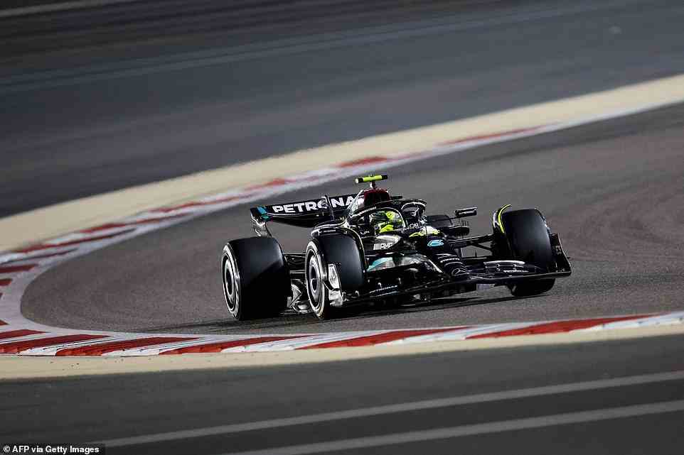 Während der britische Superstar von Mercedes, der siebenmalige Champion Lewis Hamilton, Fünfter wurde, weit hinter den Red Bulls und Ferraris