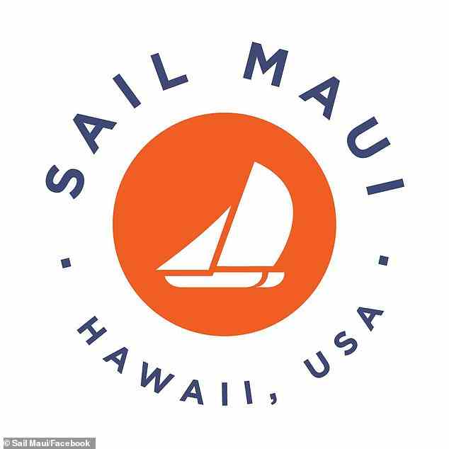 Die Klage behauptet, Sail Maui habe sie mit bis zu 2,40 m hohen Wellen konfrontiert und erkannt, dass das Schwimmen zur Insel, wovon die Reiseleiter abgeraten hatten, ihre einzige Möglichkeit war, zu überleben