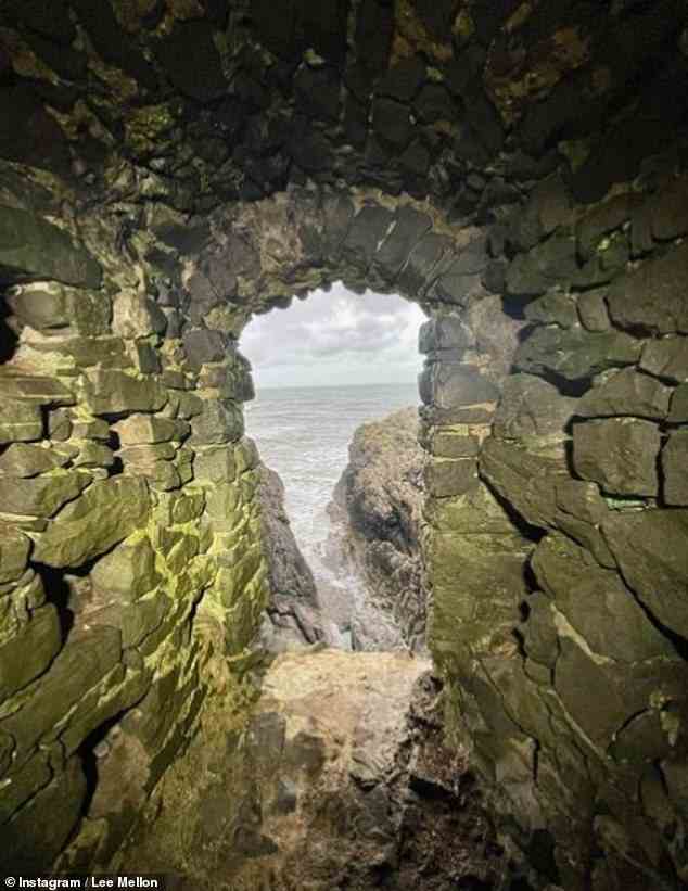 Ein Bild von Instagram-Nutzer Lee Mellon zeigt den Blick aus dem Inneren der Höhle
