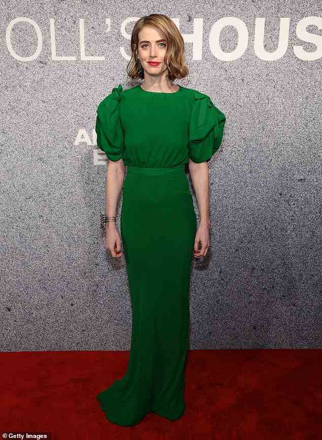 Smaragdgrün: Ebenfalls auf dem roten Teppich gesichtet wurde die Dramatikerin Amy Herzog – der Kopf hinter der Adaption von A Doll’s House – in einem hellgrünen Kleid mit Puffärmeln und einem vom Meerjungfrauenstil inspirierten Rock