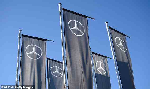 Infolgedessen hielt Mercedes ein nächtliches Treffen in der Fabrik des Teams ab, um ihre Probleme zu besprechen