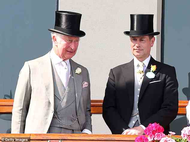 King Charles, dann Prinz Charles, mit Prinz Edward auf der Ascot Racecourse am 15. Juni 2021