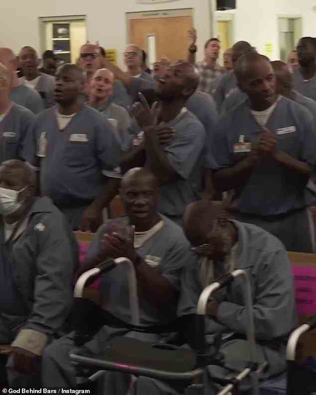 Mission: Laut der Website „God Behind Bars“ arbeitet das Kollektiv seit 2009 „mit Kirchen im ganzen Land zusammen, um das Leben von Gefängnisinsassen und ihren Familien zu verändern“.