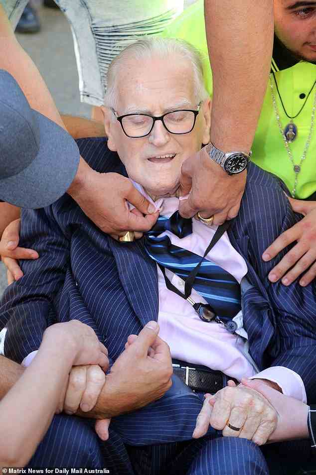 Das 88-jährige Mitglied des New South Wales Legislative Council schloss sich mehr als hundert Demonstranten an, die gegen ein kontroverses Segment demonstrierten, das letzten Monat auf The Project ausgestrahlt wurde