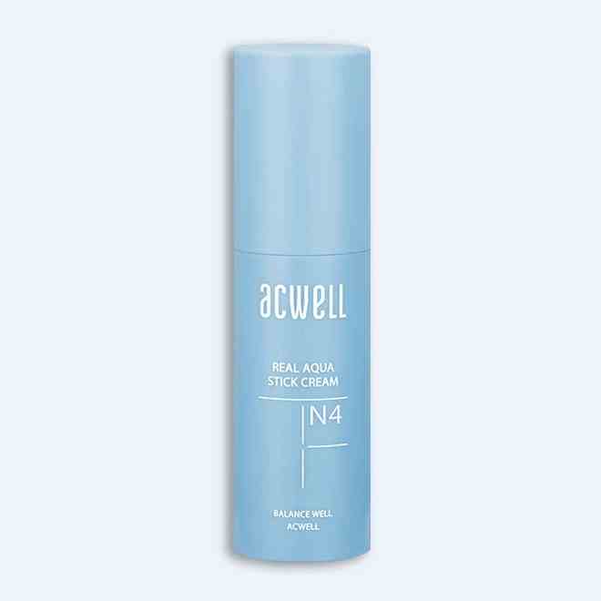 Acwell Real Aqua Balancing Stick Cremeblauer Serumstift auf hellblauem Hintergrund